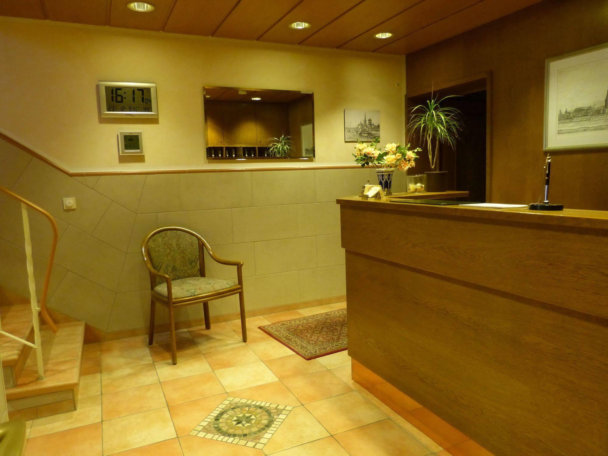 Hotel Wurms Dusseldorf Bagian luar foto