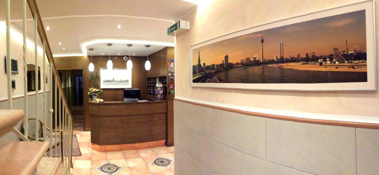 Hotel Wurms Dusseldorf Bagian luar foto