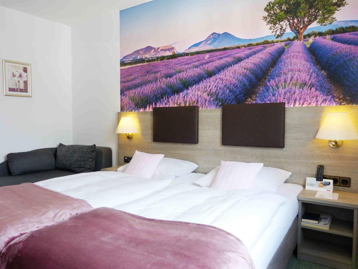 Hotel Wurms Dusseldorf Bagian luar foto
