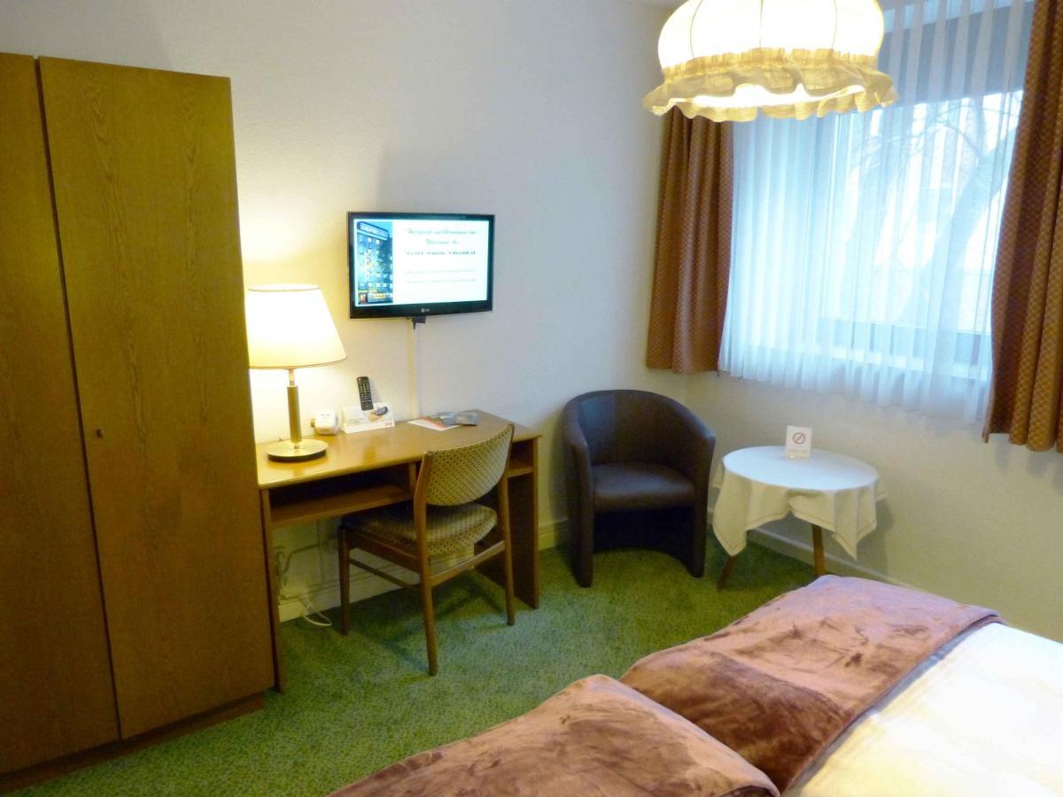 Hotel Wurms Dusseldorf Bagian luar foto