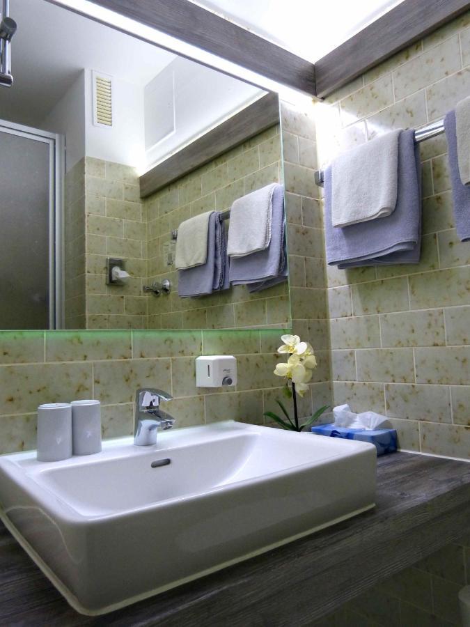 Hotel Wurms Dusseldorf Bagian luar foto