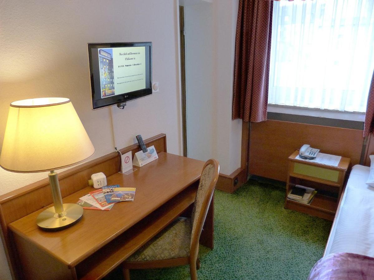 Hotel Wurms Dusseldorf Bagian luar foto