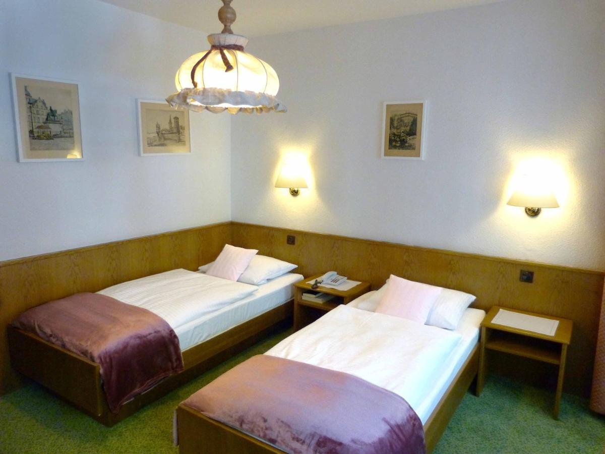 Hotel Wurms Dusseldorf Bagian luar foto