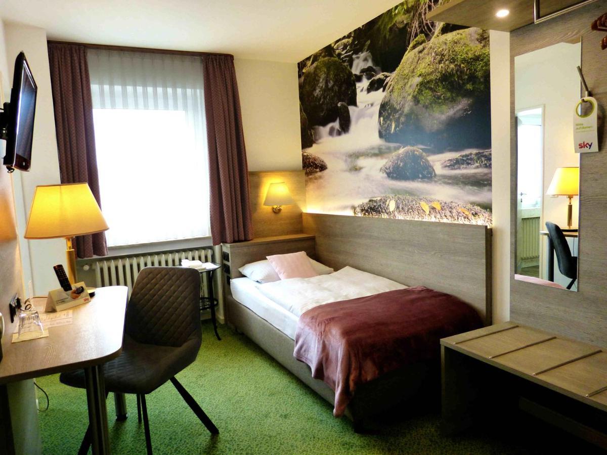 Hotel Wurms Dusseldorf Bagian luar foto