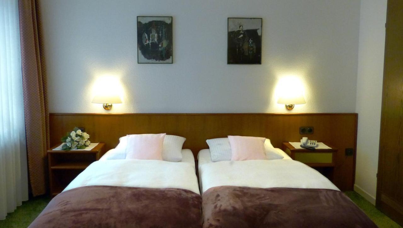 Hotel Wurms Dusseldorf Bagian luar foto