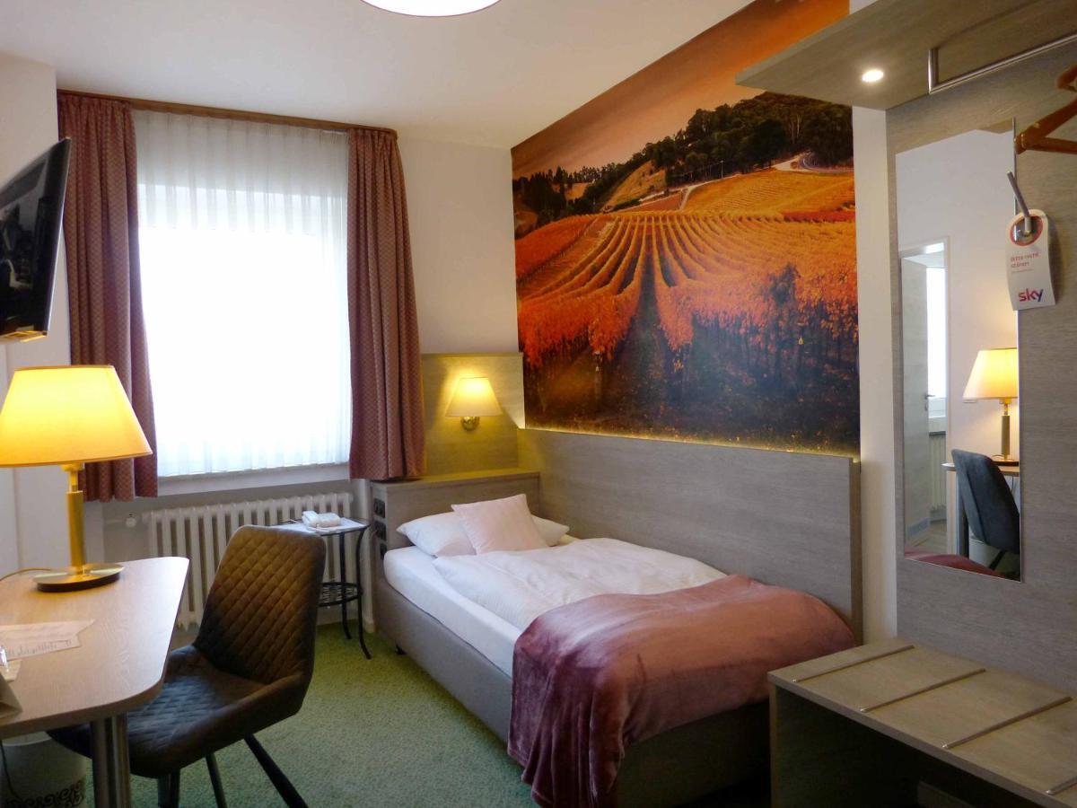 Hotel Wurms Dusseldorf Bagian luar foto